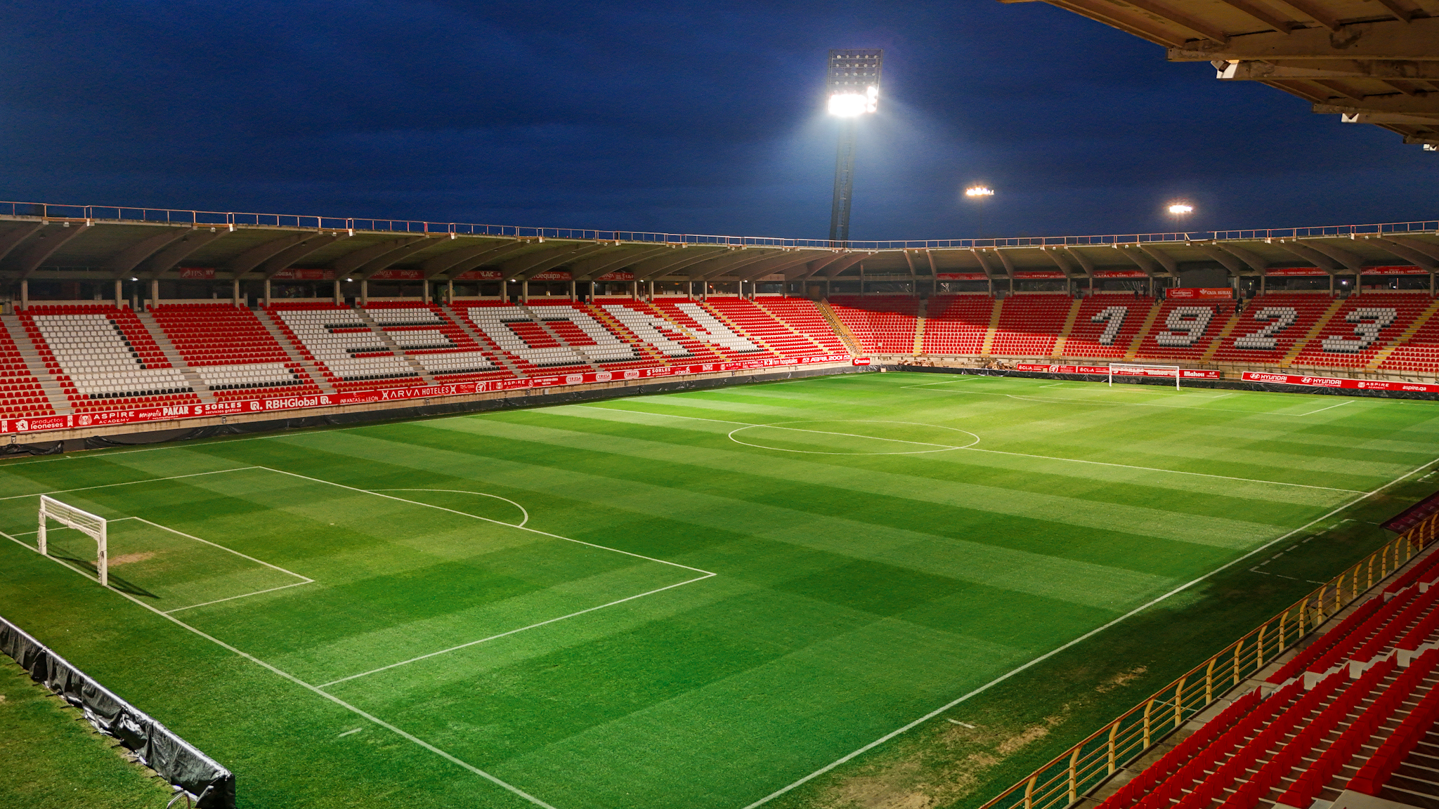 Grada del estadio en un día de partido